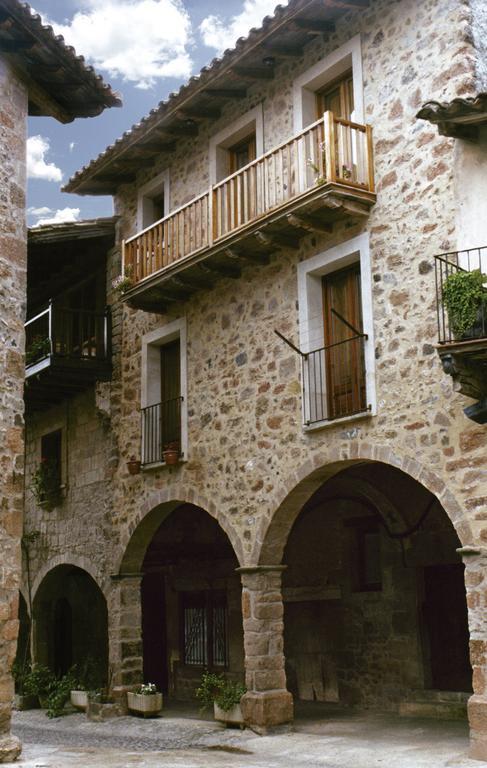 Allotjaments Placa Major-Grevol Santa Pau Exterior foto